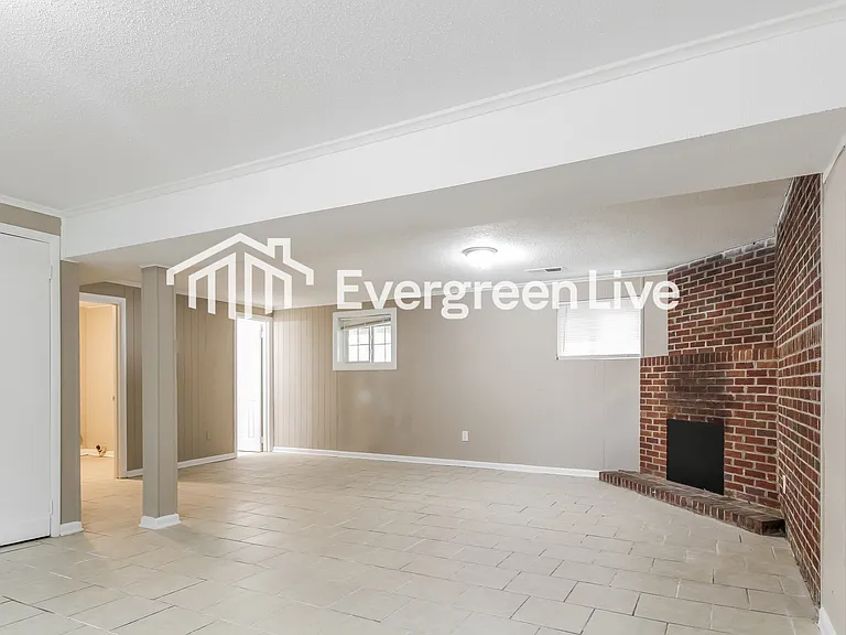 3241 Glen Logan Rd — Photo 4