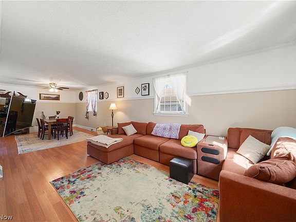 3rd image of 2452 Clara St