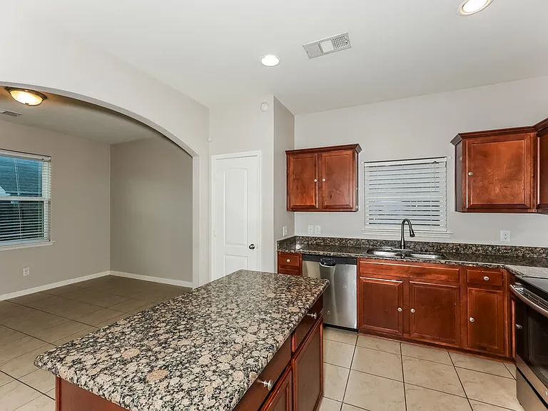 4144 Tower Ln — Photo 8