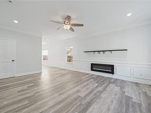 4th image of 1304 West Ave