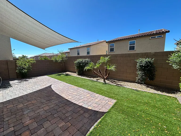 9841 Colenso Ct — Photo 22