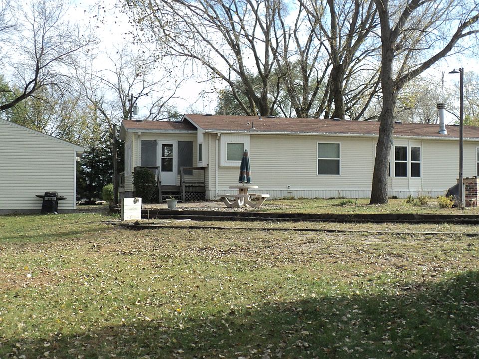 2nd image of 2331 McGinn Lake Road