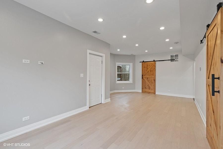 1st image of 3502 S Artesian Ave #2