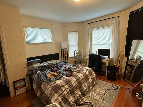 5th image of 74 Brooks St #1L