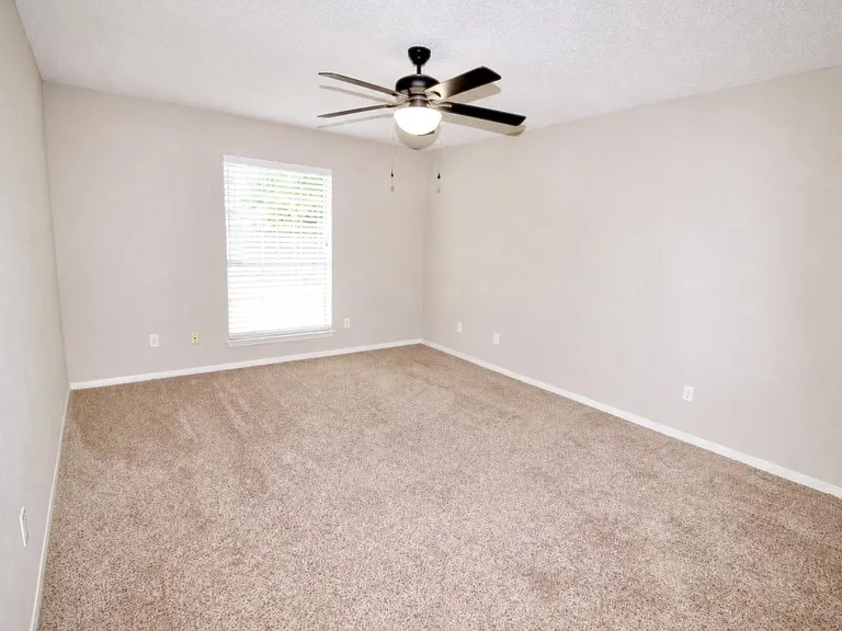 4515 Texas Trl — Photo 8