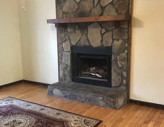 5th image of 2988 Oak Mont Dr