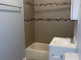 152 W 117th St #2Q, Chicago, IL 60628