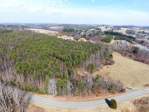 4th image of 12 Chances Creek Rd