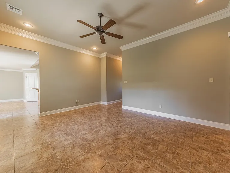 917 Lillian Michel Dr — Photo 5