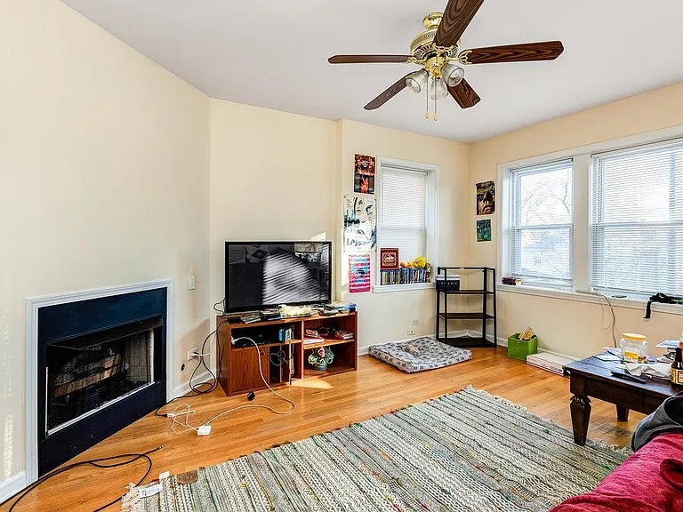 3118 W Addison St #2 — Photo 2
