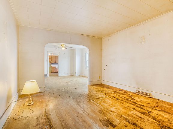 4th image of 4523 Cameron Ave