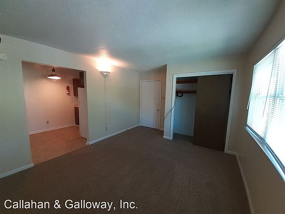 4th image of 1026 Southpark Dr APT 5