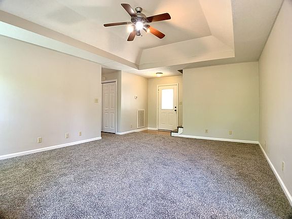 3rd image of 3613 Aurora Dr