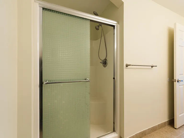 120 W Oakbrook Dr — Photo 21
