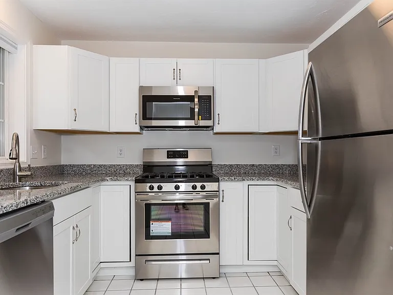 292 Chestnut St #2 — Photo 6