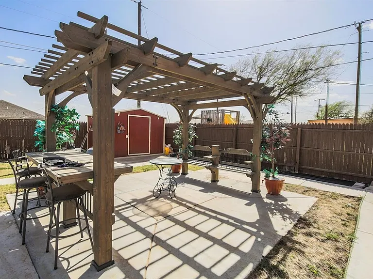 931 Xavier St — Photo 19