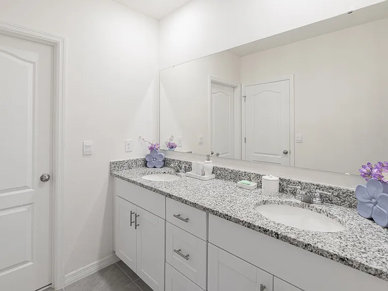 1456 Isleta Loop — Photo 31