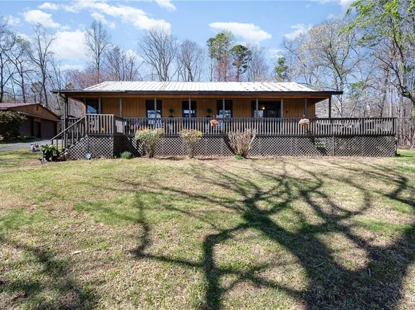 913 Crestview Church Rd, Asheboro, NC 27205