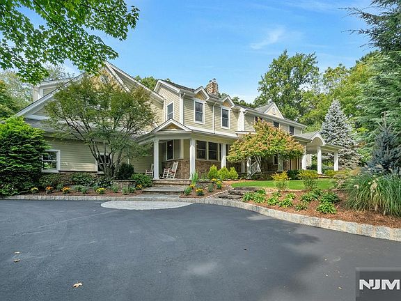 2nd image of 85 Vanderbeck Lane
