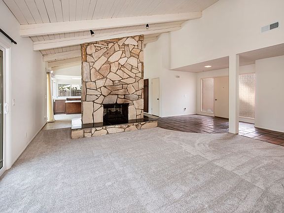 4th image of 5076 Walnut Park Dr