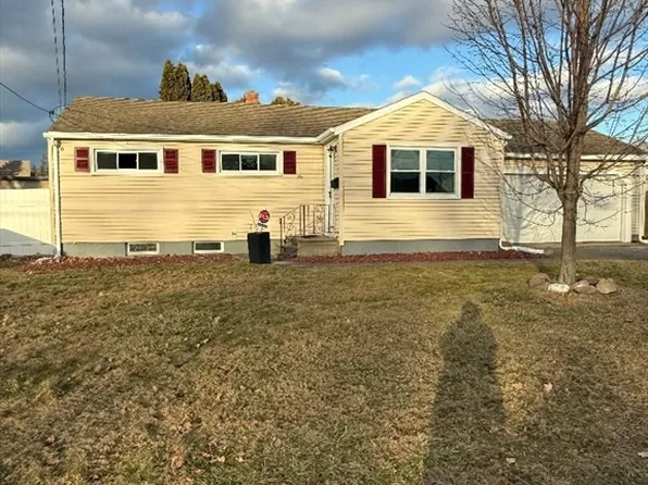 36 Daley St, Chicopee, MA 01013