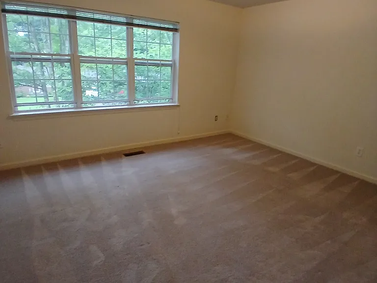 137 Sharon Dr NE — Photo 8