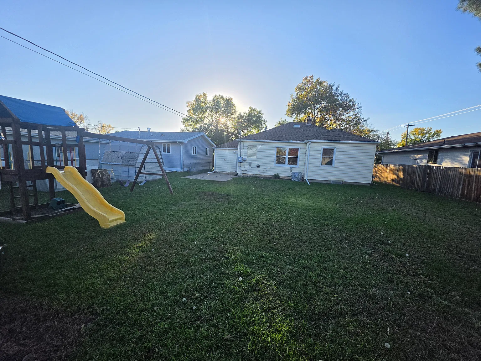 4 bed, 2188 sqft, $2,200 — Photo 3