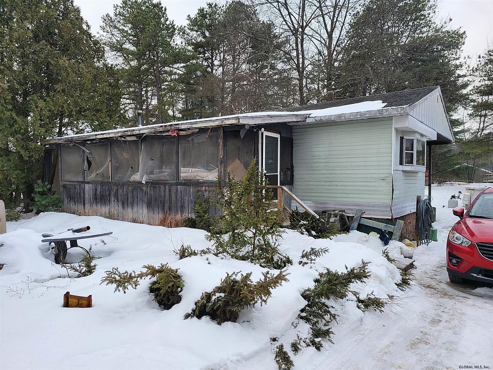 1st image of 15 Leo St