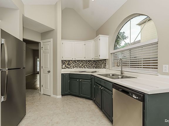 3rd image of 608 Cavendish Ct