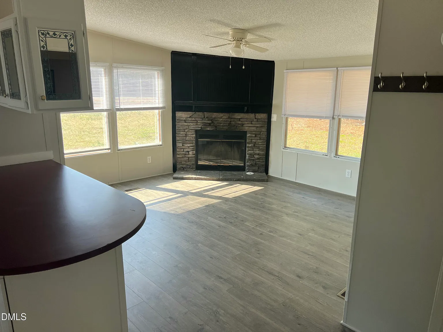 3 bed, 2.0 bath, $1,425 — Photo 3
