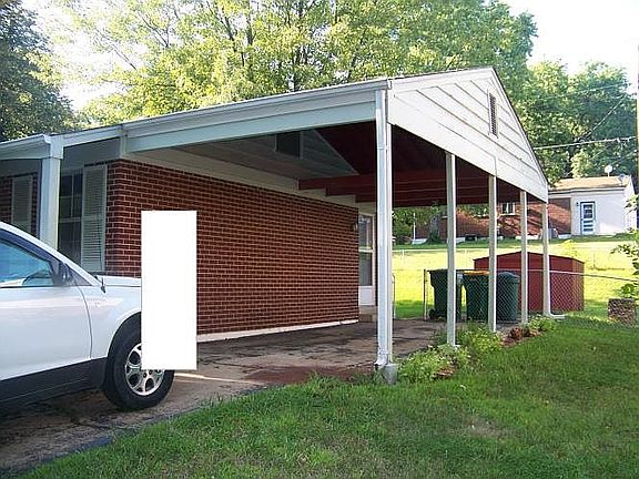 2nd image of 1733 Bradshaw Dr