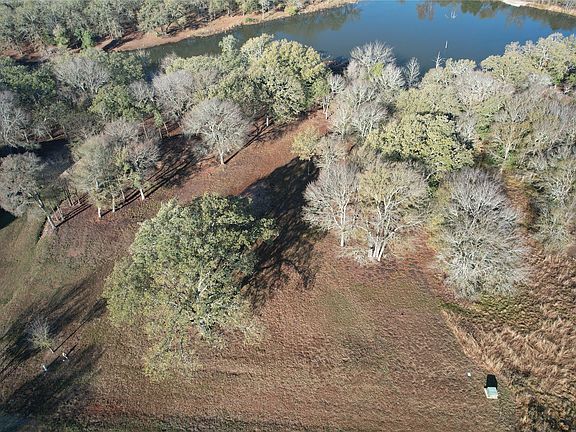 3rd image of 1121 Crystal Lake Dr