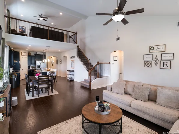 6658 Bowie, Schertz, TX 78108