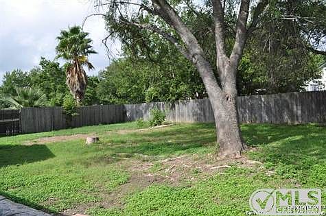 5th image of 816 Garden Meadow Dr