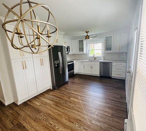 2nd image of 184 Gainsborg Ave #1