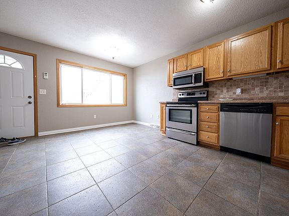 5th image of 512 Pleasant Dr