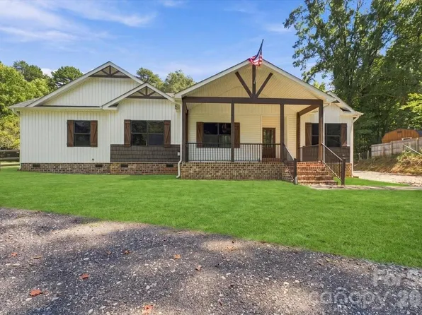 2481 Shelton Ave, Statesville, NC 28677