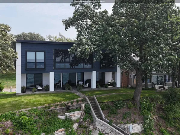 3009 Lake Shore Dr, Okoboji, IA 51355