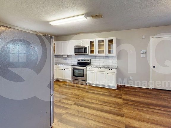5th image of 1801 Wildrose Dr