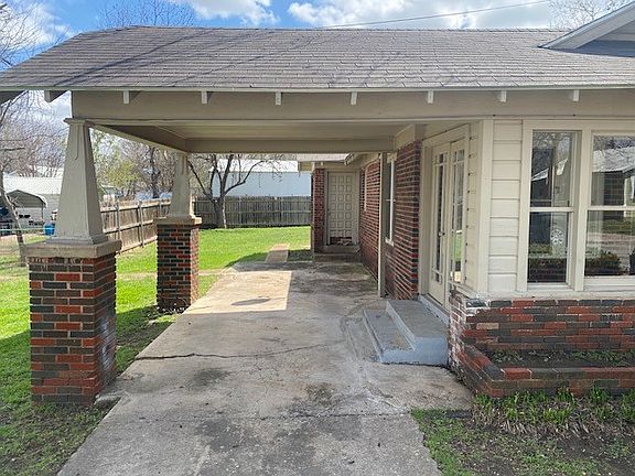 3rd image of 708 Prater St