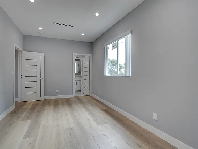 7744 Ostrom Ave — Photo 14