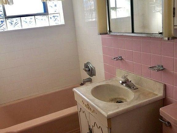 5th image of 6801 N Seeley Ave #1