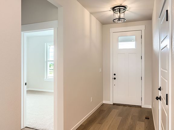 Plan V435 Representative Photo - Entry