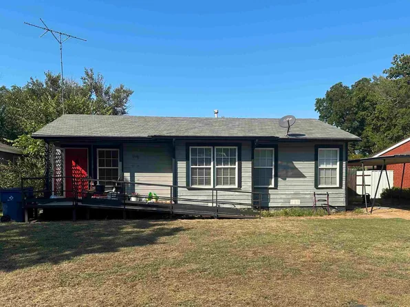 621 Grimes Ave, Comanche, OK 73529