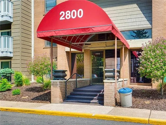 2800 Hamline Ave N #211 — Photo 20