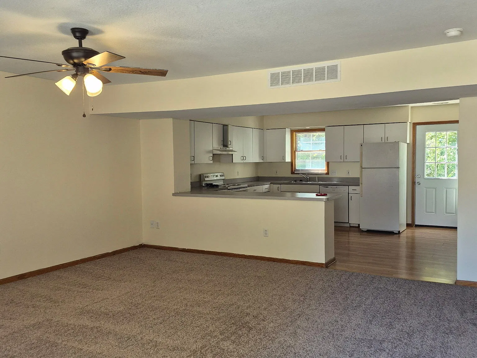215 Grover Street — Photo 3
