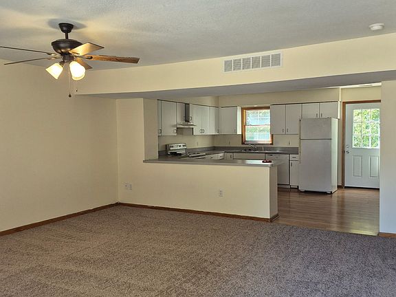 3rd image of 215 Grover St