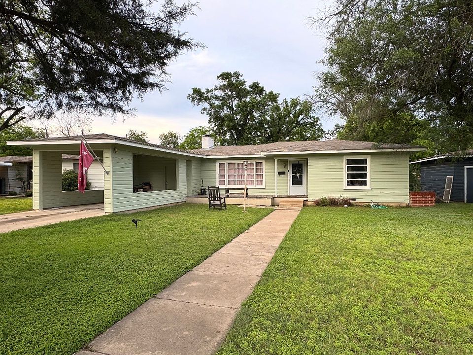 1st image of 2206 4th St
