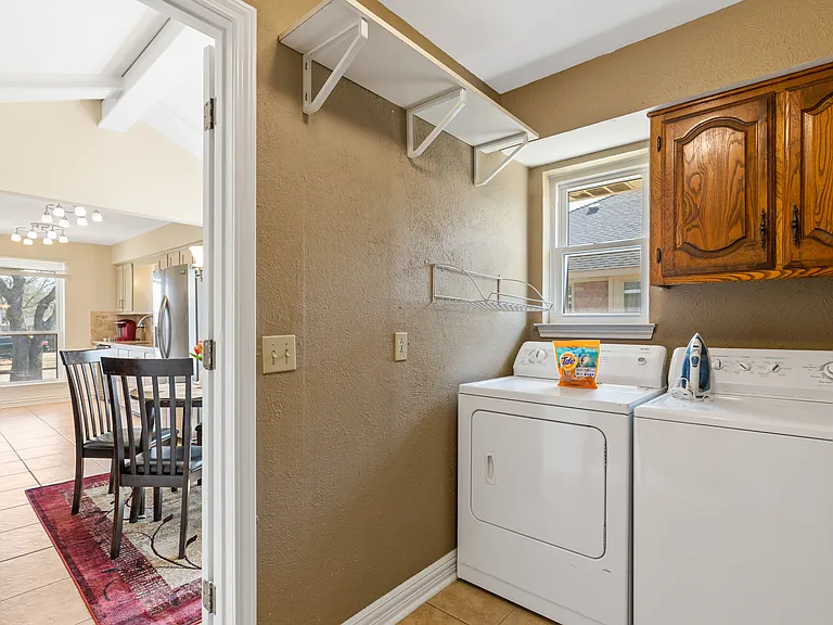 2937 Shalimar Dr — Photo 22
