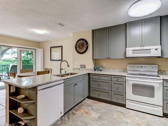 3rd image of 5010 Summer Beach Blvd APT 408